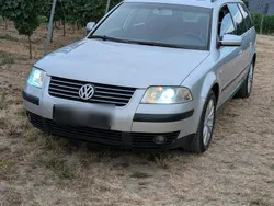 Silber Gebraucht 2002 VW Passat Kombi | 4.300 €