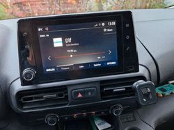 Weiß Gebraucht 2021 Opel Combo Van / Kleinbus | 9.300 € (Etwas zu teuer)