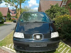 Schwarz Gebraucht 2009 Seat Alhambra Van / Kleinbus | 3.450 € (Fairer Preis)