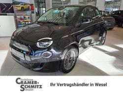 Schwarz Gebraucht 2023 Fiat 500e Limousine | 26.490 € (Teuer)