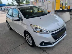 Weiß Gebraucht 2017 Peugeot 208 Kleinwagen | 3.750 € (Superpreis)