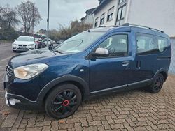 Blau Gebraucht 2018 Dacia Dokker Ambiance Van / Kleinbus | 4.990 € (Teuer)