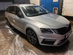 Silber Gebraucht 2019 Skoda Octavia RS Kombi | 15.900 € (Fairer Preis)