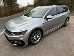 Silber Gebraucht 2020 VW Passat Elegance Kombi | 25.200 € (Etwas zu teuer)