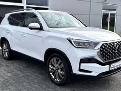 White pearl metallic Gebraucht 2024 Ssangyong Rexton Sapphire SUV | 39.870 € (Guter Preis)