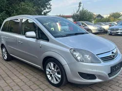 Silber Gebraucht 2010 Opel Zafira Edition Van / Kleinbus | 3.000 € (Fairer Preis)