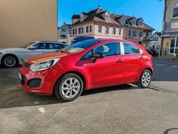Rot Gebraucht 2013 Kia Rio Kleinwagen | 5.199 € (Guter Preis)
