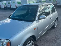 Silber Gebraucht 2002 Nissan Micra Kleinwagen | 690 €