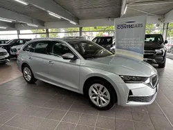 Brilliantsilber Gebraucht 2024 Skoda Octavia Selection Kombi | 30.999 € (Superpreis)