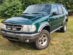 Grün Gebraucht 1999 Ford Explorer SUV | 2.299 €