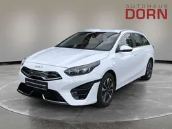 Weiß Gebraucht 2024 Kia Ceed Sportswagon Spirit Kombi | 25.890 € (Guter Preis)
