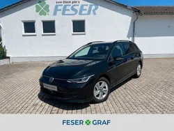 Grenadillschwarz metallic Gebraucht 2024 VW Golf VIII Life Kombi | 28.440 € (Fairer Preis)