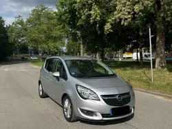 Grau Gebraucht 2015 Opel Meriva drive Van / Kleinbus | 7.999 € (Fairer Preis)