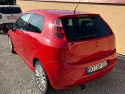 Rot Gebraucht 2006 Fiat Punto Sport Kleinwagen | 3.450 €