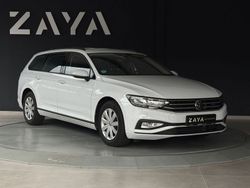Gletscherweiß Gebraucht 2023 VW Passat R Kombi | 17.950 € (Superpreis)
