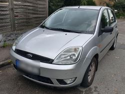 Silber Gebraucht 2002 Ford Fiesta Kleinwagen | 1.000 € (Guter Preis)