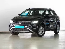 Schwarz Gebraucht 2024 VW T-Roc Life SUV | 33.849 € (Etwas zu teuer)