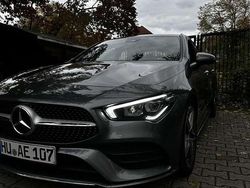 Grau Gebraucht 2020 Mercedes CLA200 AMG line Coupé | 29.500 € (Etwas zu teuer)