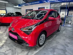 Rot Gebraucht 2021 Toyota Aygo X-play Kleinwagen | 11.350 € (Fairer Preis)