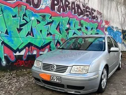 Silber Gebraucht 2003 VW Bora Highline Limousine | 4.000 €