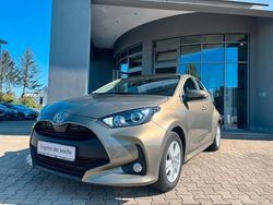 Braun Gebraucht 2024 Toyota Yaris Hybrid Comfort Limousine | 21.450 € (Guter Preis)