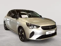 Kristall silber met./dach diamant schwarz met. Gebraucht 2022 Opel Corsa-e Elegance Kleinwagen | 15.390 € (Guter Preis)