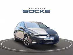 Grau Gebraucht 2022 VW Golf VIII Active Limousine | 21.485 € (Fairer Preis)