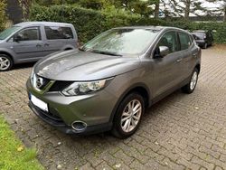 Grau Gebraucht 2016 Nissan Qashqai SUV | 13.090 € (Fairer Preis)