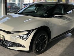 Beige Gebraucht 2024 Kia EV6 SUV | 53.950 € (Teuer)
