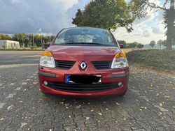 Rot Gebraucht 2006 Renault Modus Van / Kleinbus | 1.799 € (Fairer Preis)