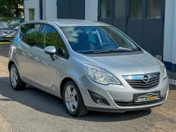 Grau Gebraucht 2011 Opel Meriva Van / Kleinbus | 6.990 € (Fairer Preis)
