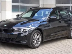 Black sapphire Gebraucht 2024 BMW 318 Kombi | 32.890 € (Guter Preis)