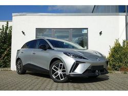 Medial silver Neu 2025 MG MG4 EV Luxury Kleinwagen | 25.970 €