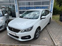 Weiß Gebraucht 2017 Peugeot 308 Allure Kombi | 12.590 € (Teuer)