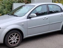 Silber Gebraucht 2008 Chevrolet Lacetti Limousine | 899 €