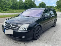 Schwarz Gebraucht 2004 Opel Vectra Kombi | 650 € (Fairer Preis)