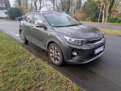 Grau Gebraucht 2018 Kia Stonic Spirit SUV | 12.500 € (Guter Preis)