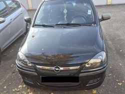 Schwarz Gebraucht 2005 Opel Corsa Limousine | 700 € (Guter Preis)