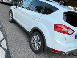 Weiß Gebraucht 2010 Ford Kuga SUV | 6.750 € (Fairer Preis)