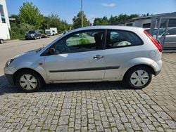 Polarsilber metallic Gebraucht 2008 Ford Fiesta Basis Kleinwagen | 250 € (Superpreis)