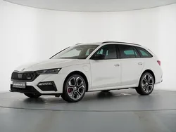 Candyweiss Gebraucht 2023 Skoda Octavia RS Kombi | 33.889 € (Etwas zu teuer)