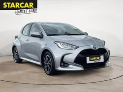 Silver metallic Gebraucht 2022 Toyota Yaris Hybrid Comfort Kleinwagen | 19.970 € (Guter Preis)
