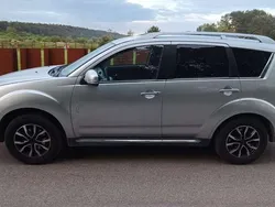 Silber grau Gebraucht 2010 Mitsubishi Outlander Invite SUV | 6.999 € (Fairer Preis)