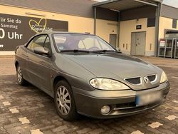 Grau Gebraucht 2001 Renault Mégane Cabriolet Cabrio | 865 €