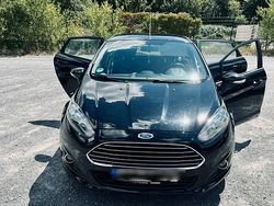 Schwarz Gebraucht 2015 Ford Fiesta Trend Kleinwagen | 6.430 € (Fairer Preis)