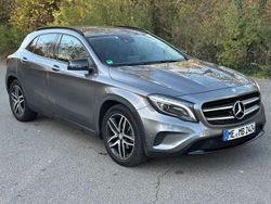 Grau Gebraucht 2017 Mercedes GLA220 SUV | 14.950 € (Fairer Preis)