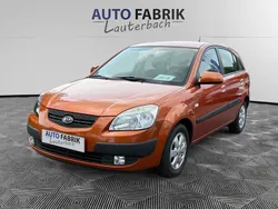 Orange Gebraucht 2009 Kia Rio Limousine | 1.990 € (Etwas zu teuer)