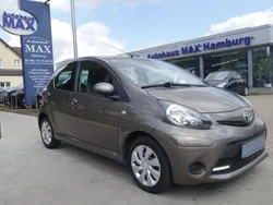 Grau Gebraucht 2013 Toyota Aygo Cool Kleinwagen | 6.499 € (Etwas zu teuer)