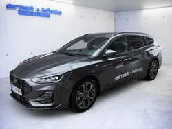 Magnetic metallic Gebraucht 2024 Ford Focus ST-Line X Kombi | 28.450 € (Fairer Preis)
