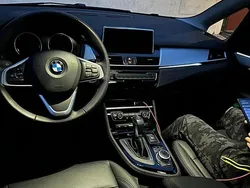 Grau Gebraucht 2020 BMW 225 Kombi | 16.500 € (Superpreis)